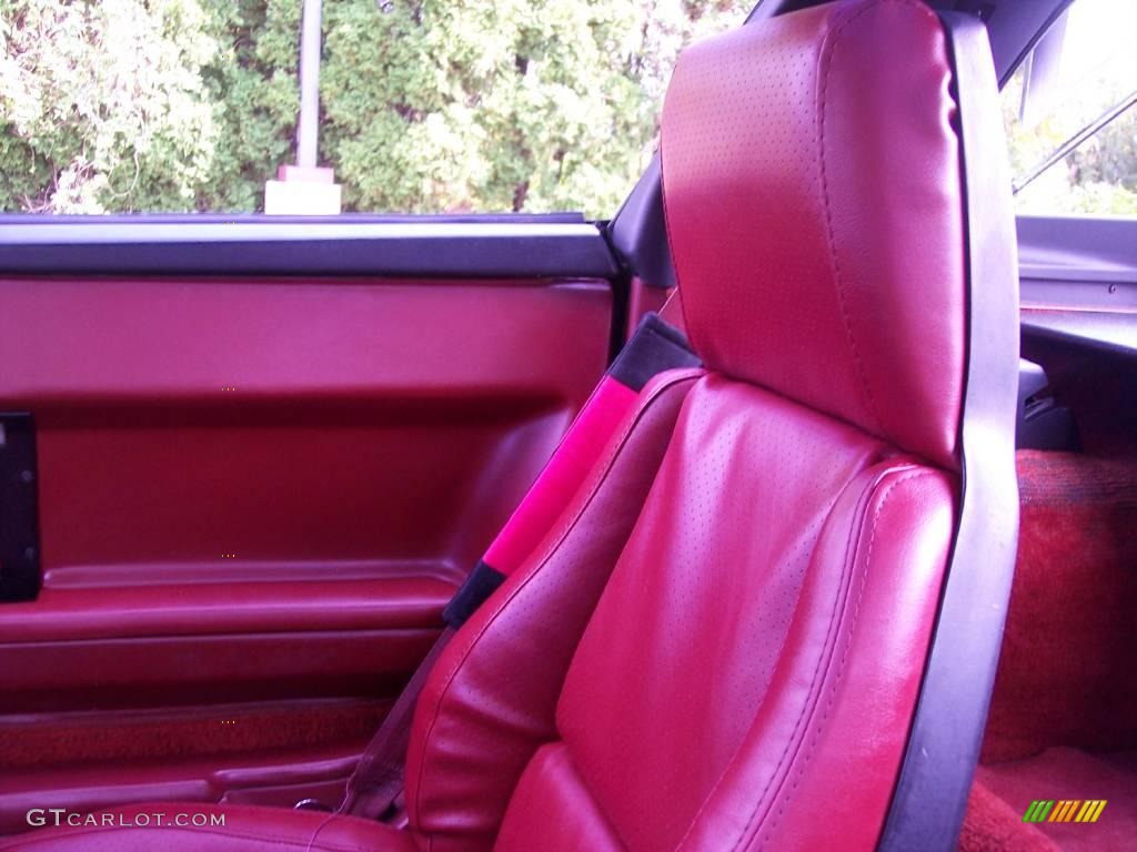 1985 Corvette Coupe - White / Carmine Red photo #30
