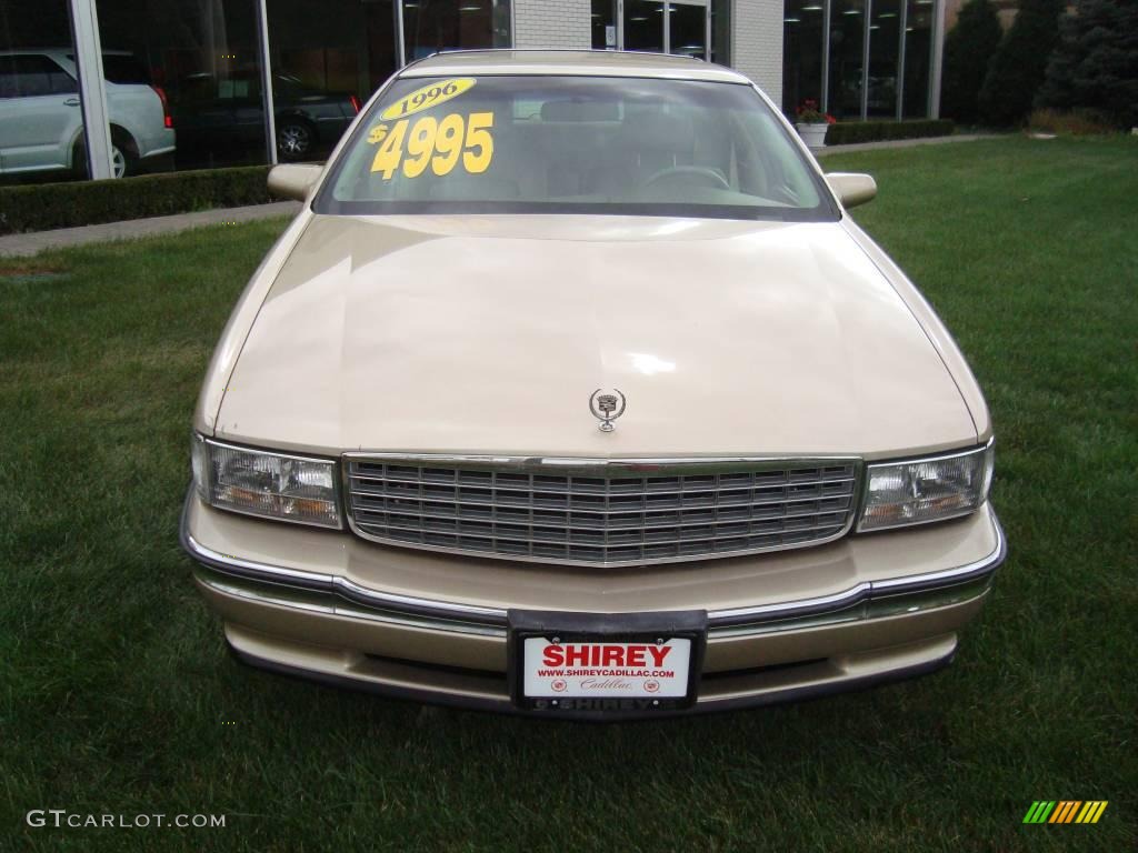 1996 DeVille Sedan - Light Sandrift Metallic / Gray photo #2