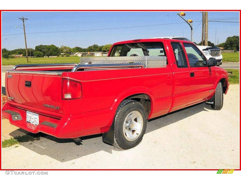 1997 S10 LS Extended Cab - Standard Red / Beige photo #6