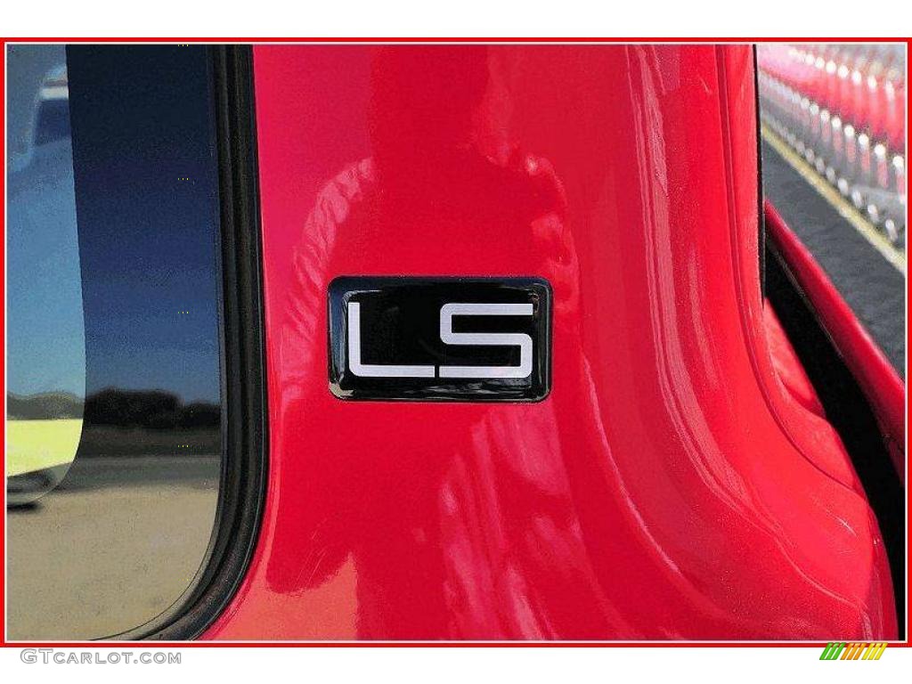 1997 S10 LS Extended Cab - Standard Red / Beige photo #11