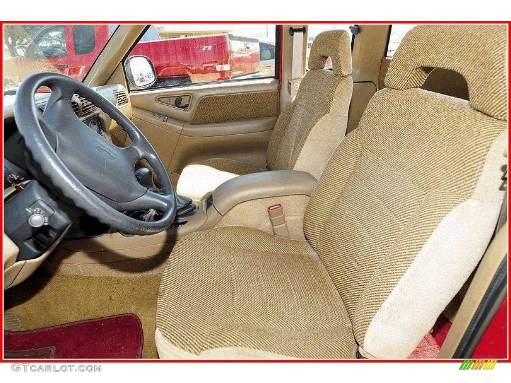 1997 S10 LS Extended Cab - Standard Red / Beige photo #12