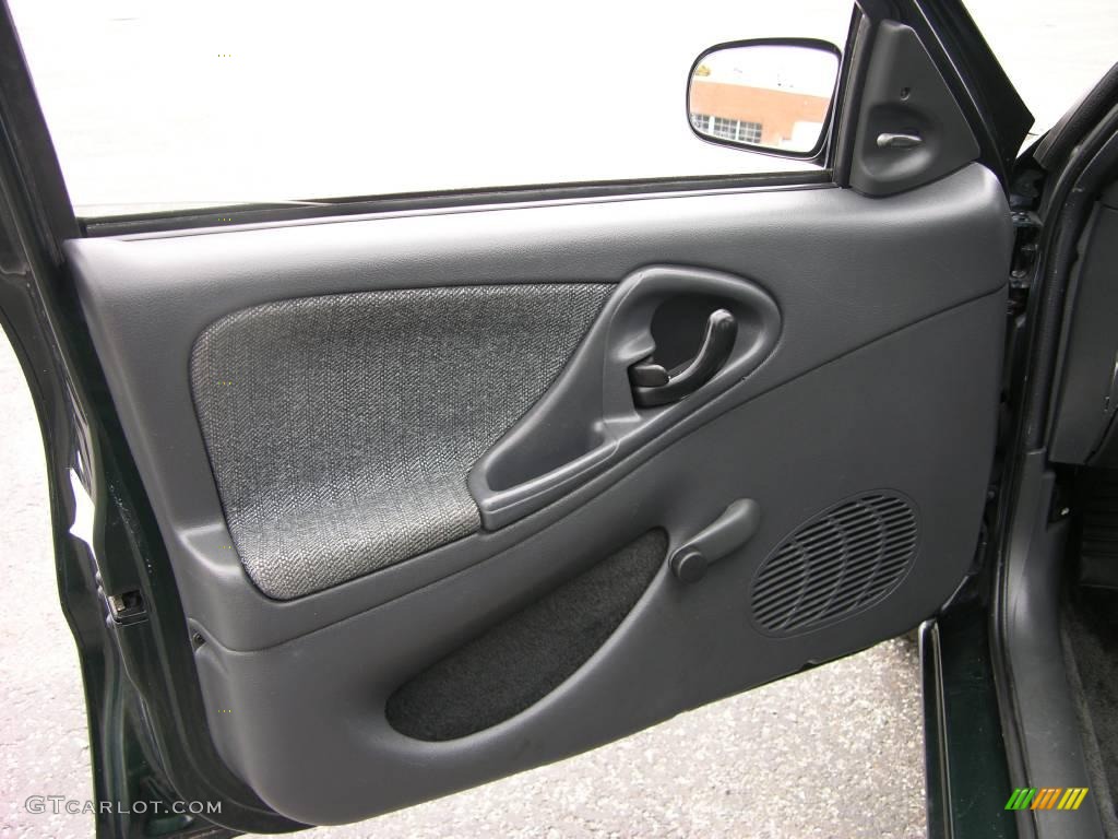 2005 Cavalier Sedan - Dark Green Metallic / Graphite Gray photo #7