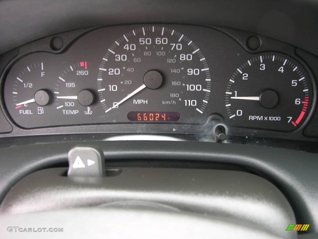 2005 Cavalier Sedan - Dark Green Metallic / Graphite Gray photo #10