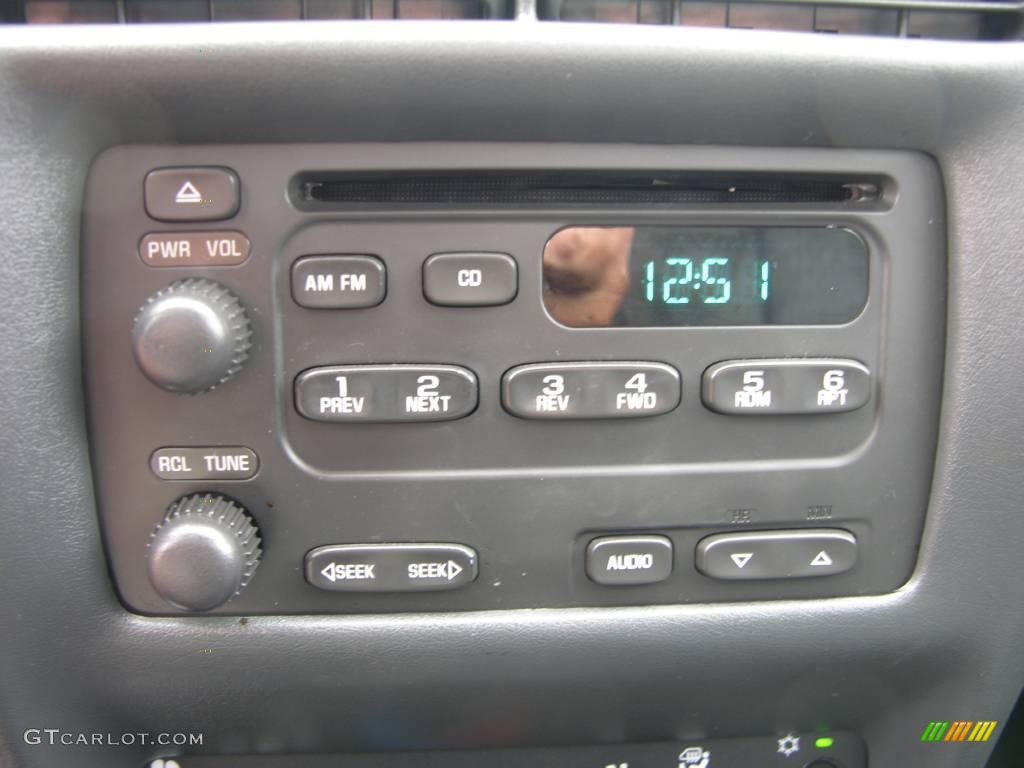 2005 Cavalier Sedan - Dark Green Metallic / Graphite Gray photo #11