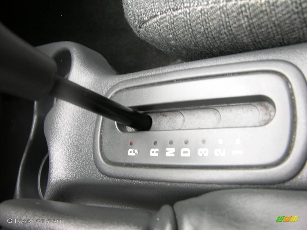 2005 Cavalier Sedan - Dark Green Metallic / Graphite Gray photo #13