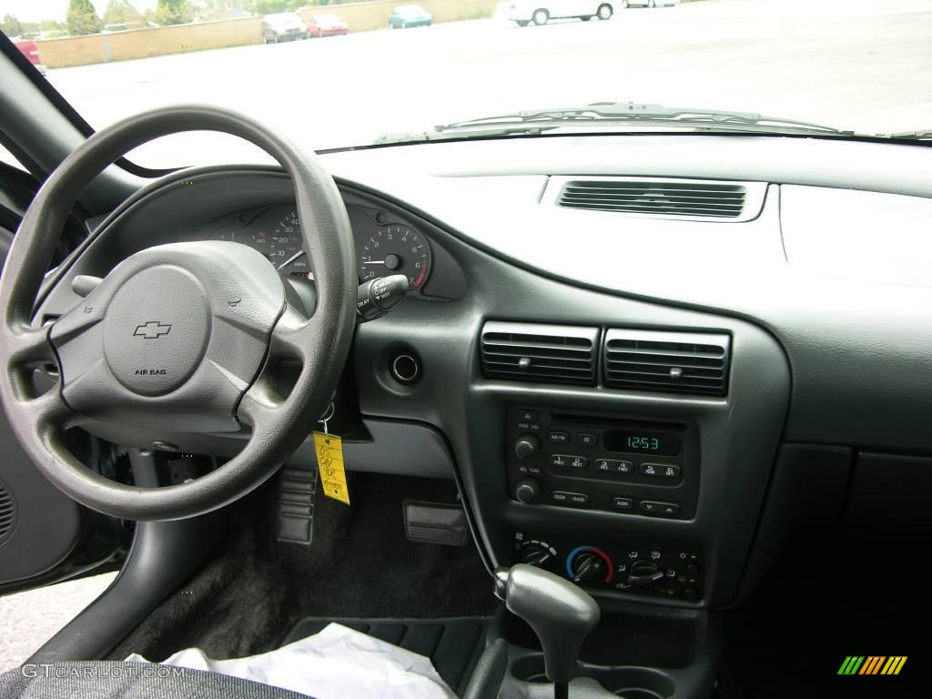 2005 Cavalier Sedan - Dark Green Metallic / Graphite Gray photo #20