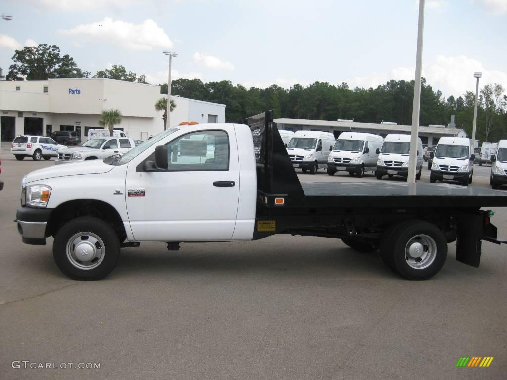 2008 Ram 3500 ST Regular Cab Chassis - Bright White / Medium Slate Gray photo #2