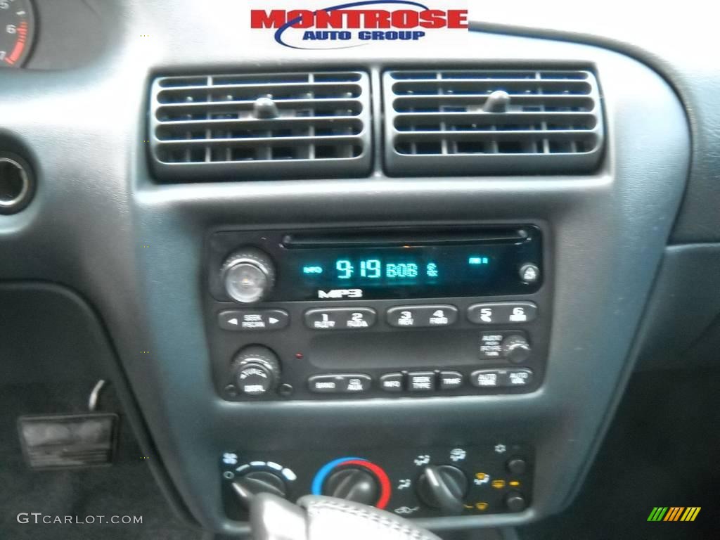 2004 Cavalier LS Sport Coupe - Sunburst Orange / Graphite photo #27