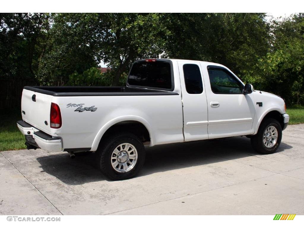 2002 F150 XLT SuperCab 4x4 - Oxford White / Medium Graphite photo #8