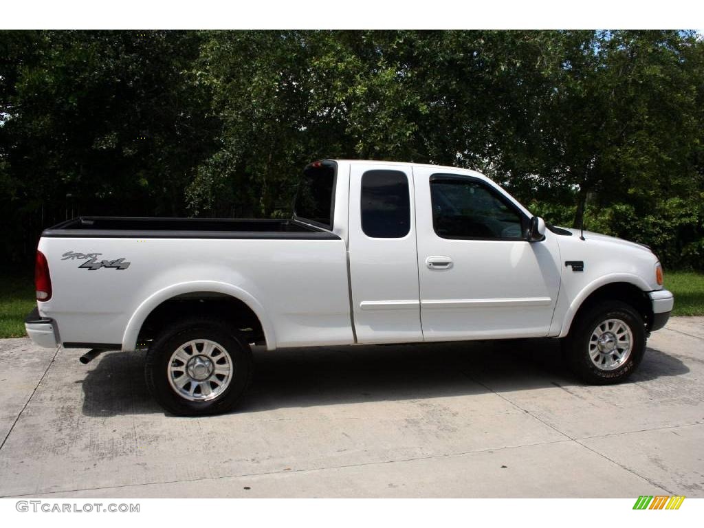 2002 F150 XLT SuperCab 4x4 - Oxford White / Medium Graphite photo #9