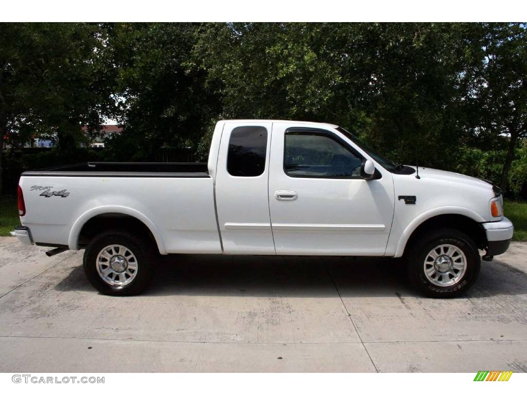 2002 F150 XLT SuperCab 4x4 - Oxford White / Medium Graphite photo #10
