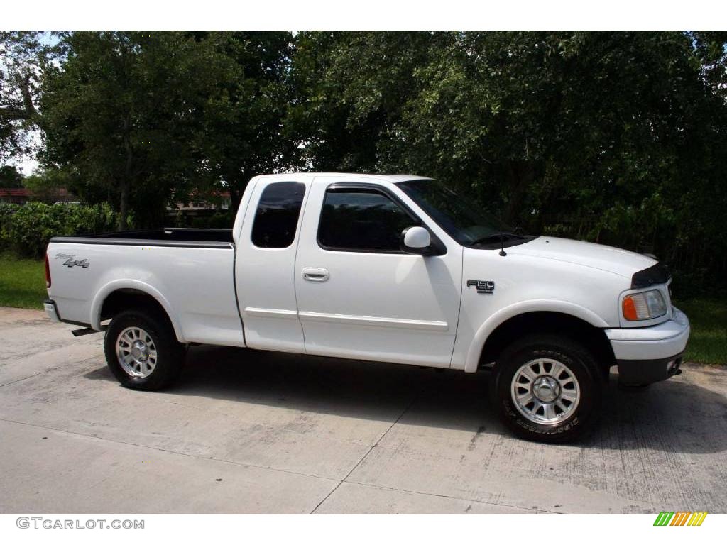 2002 F150 XLT SuperCab 4x4 - Oxford White / Medium Graphite photo #11