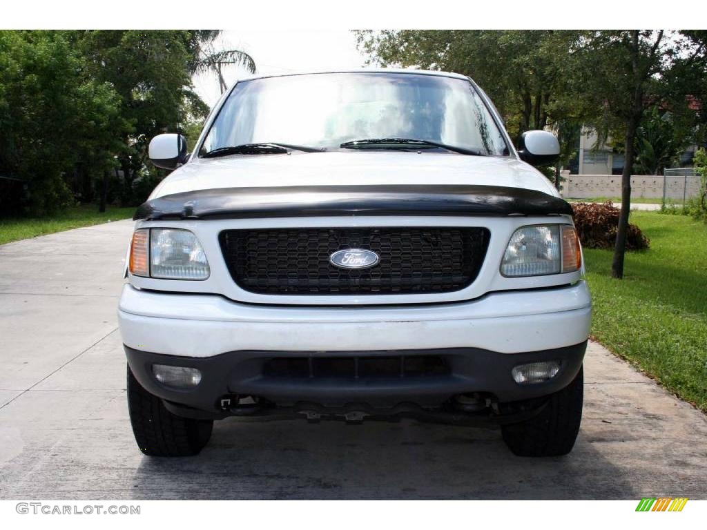 2002 F150 XLT SuperCab 4x4 - Oxford White / Medium Graphite photo #14