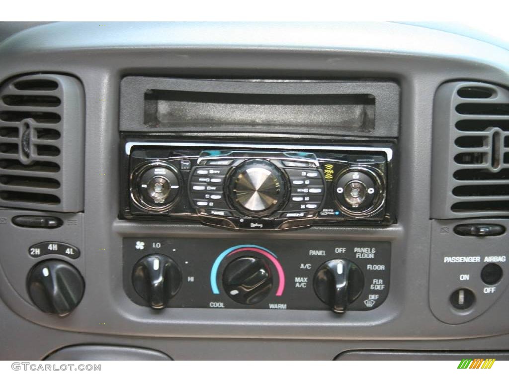2002 F150 XLT SuperCab 4x4 - Oxford White / Medium Graphite photo #55