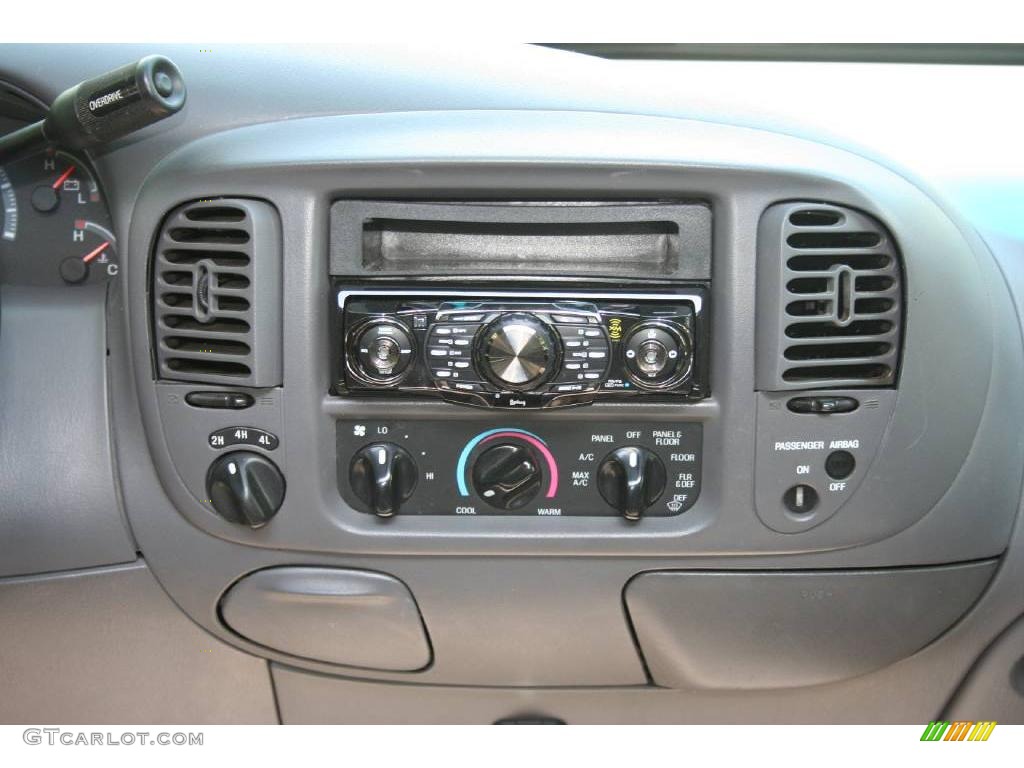 2002 F150 XLT SuperCab 4x4 - Oxford White / Medium Graphite photo #58