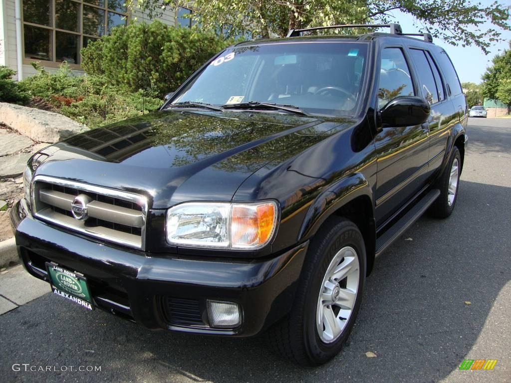 2003 Pathfinder LE 4x4 - Super Black / Charcoal photo #1