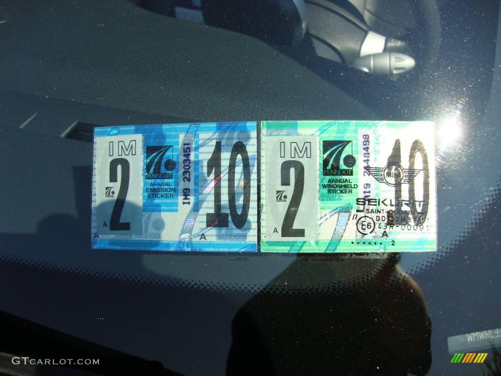 2002 Cooper Hardtop - Liquid Yellow / Panther Black photo #25