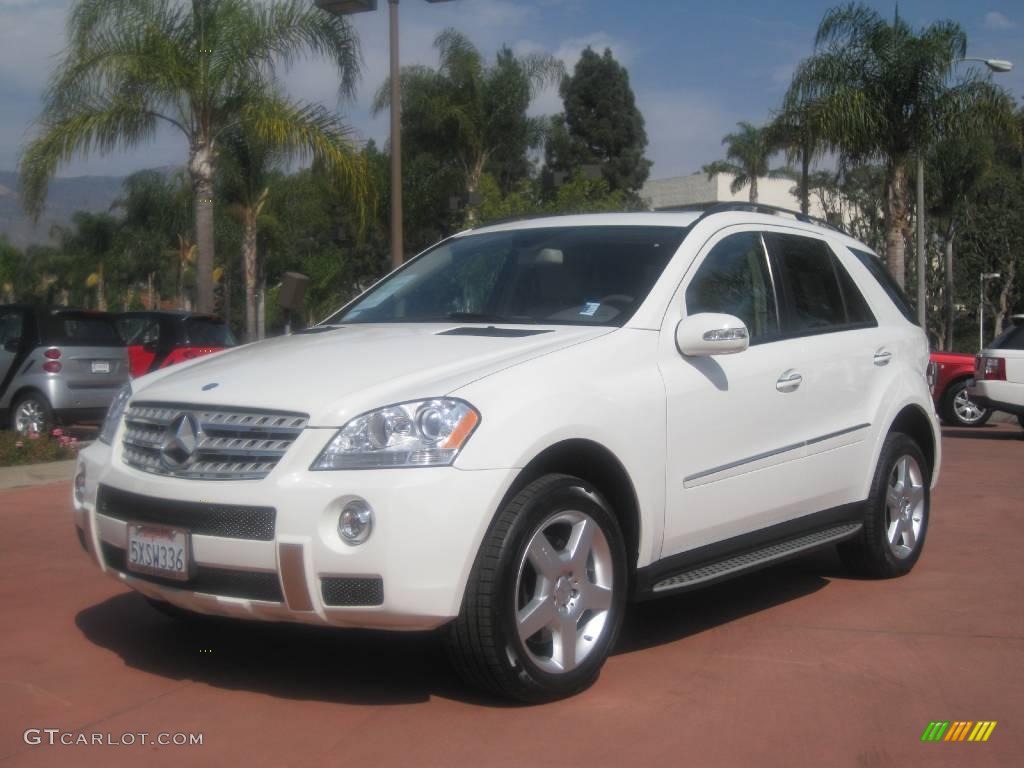 2008 ML 550 4Matic - Arctic White / Macadamia photo #1