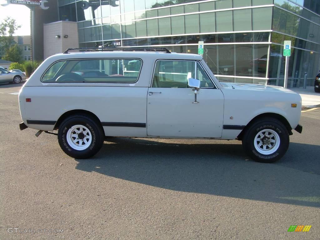 1976 Scout II Traveler 4x4 - White / Saddle photo #1