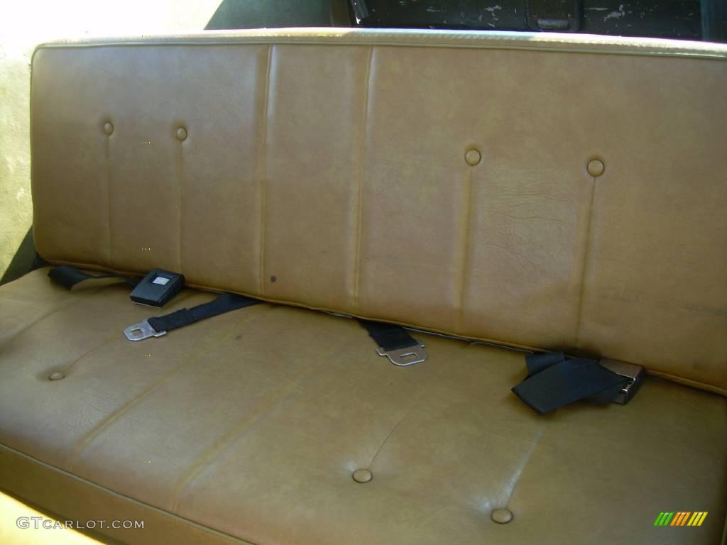 1976 Scout II Traveler 4x4 - White / Saddle photo #13