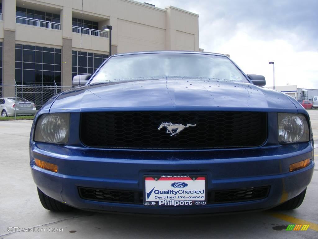 2007 Mustang V6 Premium Convertible - Vista Blue Metallic / Light Graphite photo #9