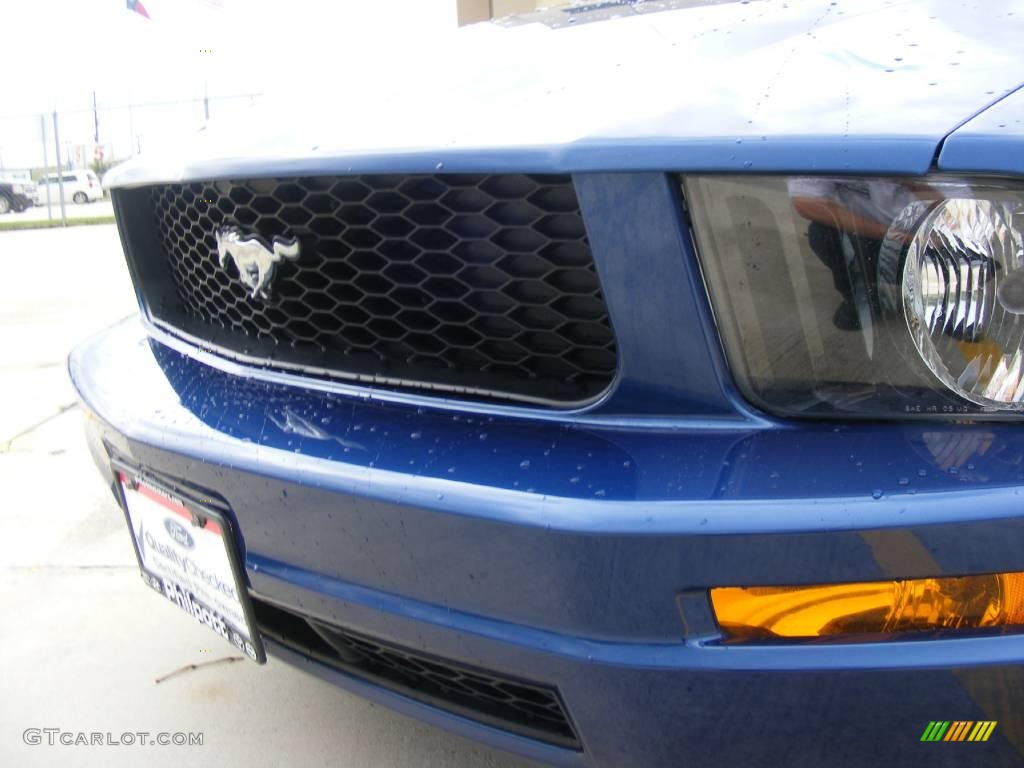 2007 Mustang V6 Premium Convertible - Vista Blue Metallic / Light Graphite photo #11