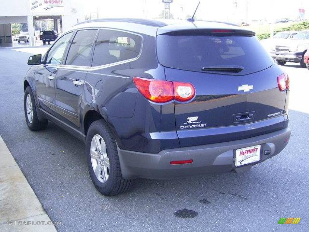 2009 Traverse LT - Dark Blue Metallic / Cashmere/Dark Gray photo #2