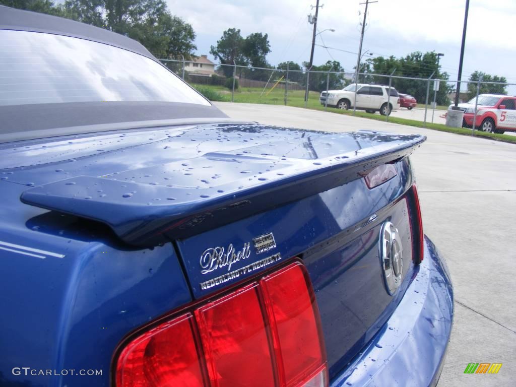 2007 Mustang V6 Premium Convertible - Vista Blue Metallic / Light Graphite photo #18