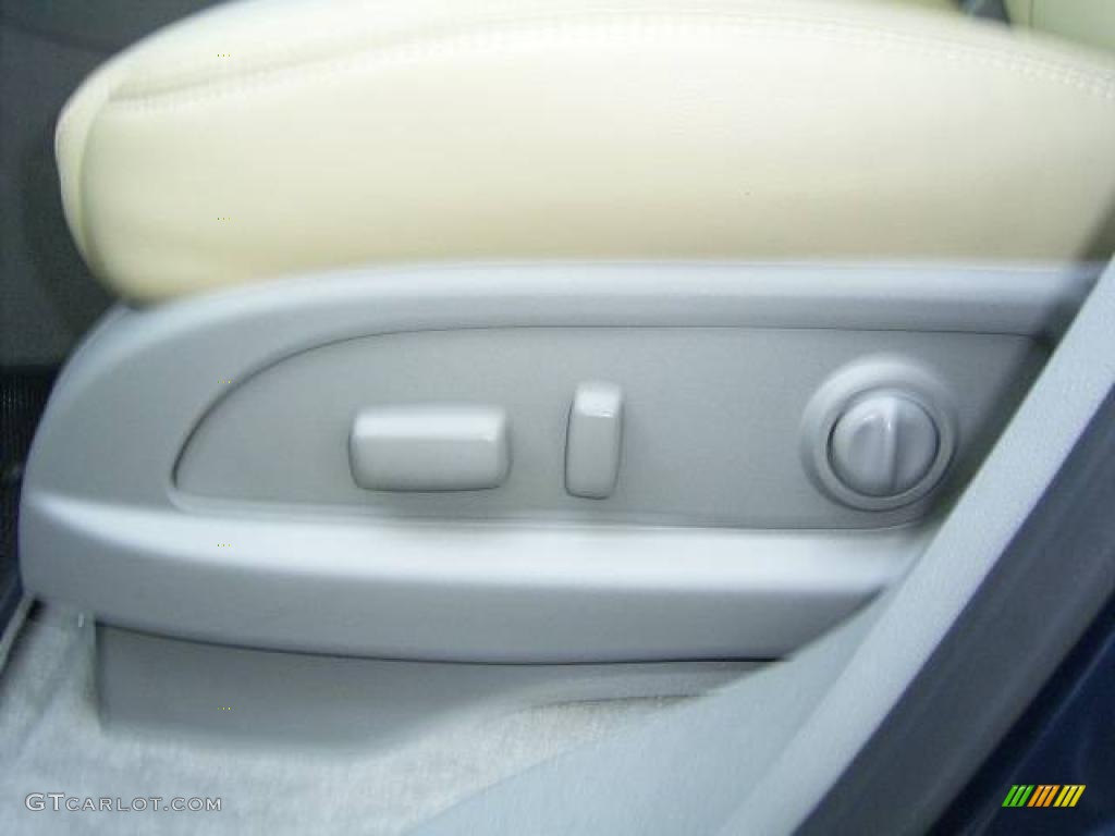 2009 Traverse LT - Dark Blue Metallic / Cashmere/Dark Gray photo #10