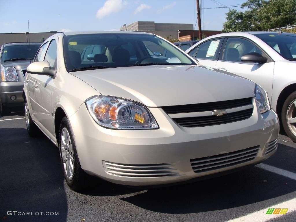 2009 Cobalt LT Sedan - Gold Mist Metallic / Ebony photo #3