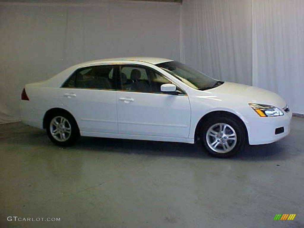 2007 Accord SE Sedan - Taffeta White / Ivory photo #3