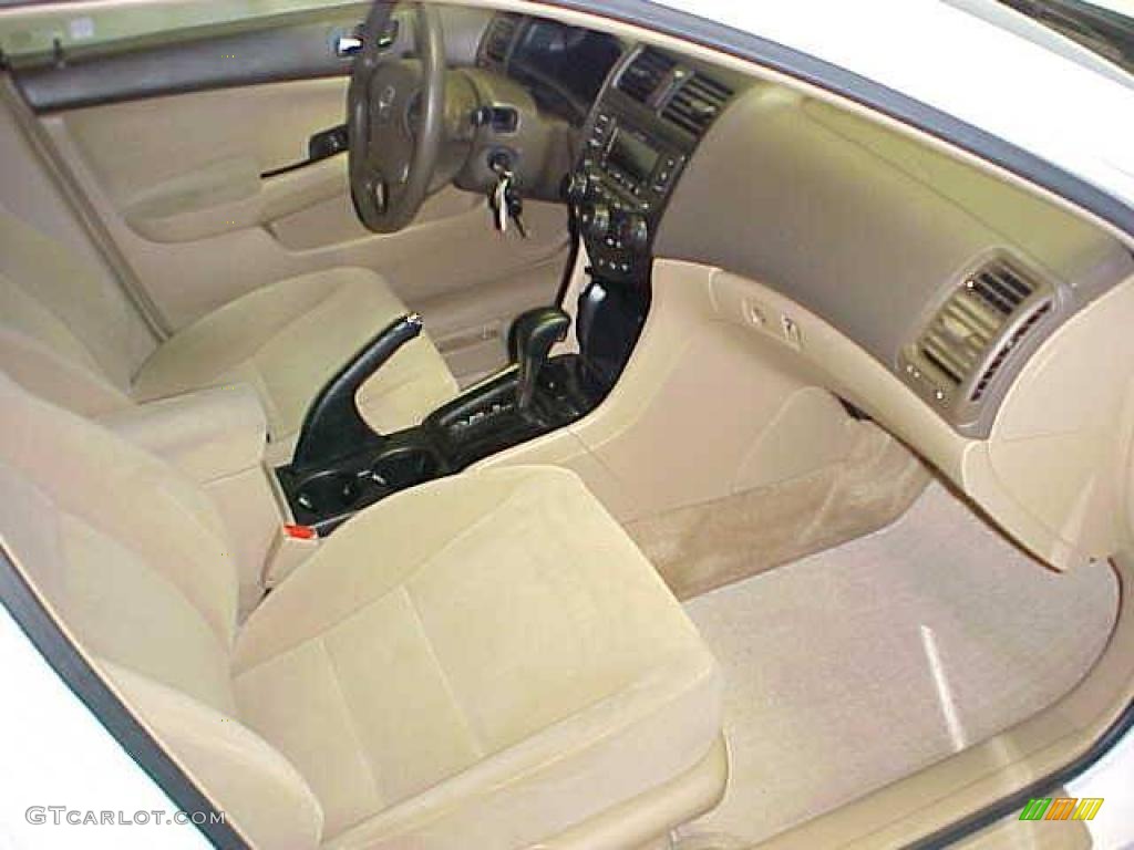 2007 Accord SE Sedan - Taffeta White / Ivory photo #6