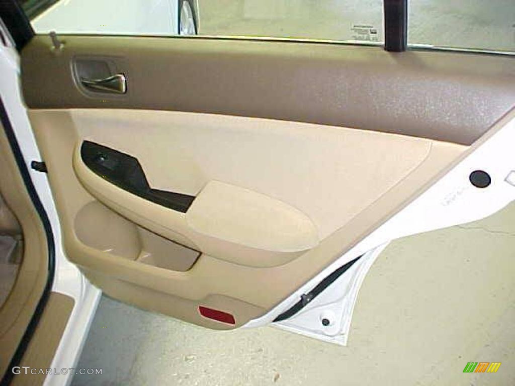 2007 Accord SE Sedan - Taffeta White / Ivory photo #8