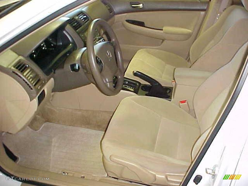 2007 Accord SE Sedan - Taffeta White / Ivory photo #16