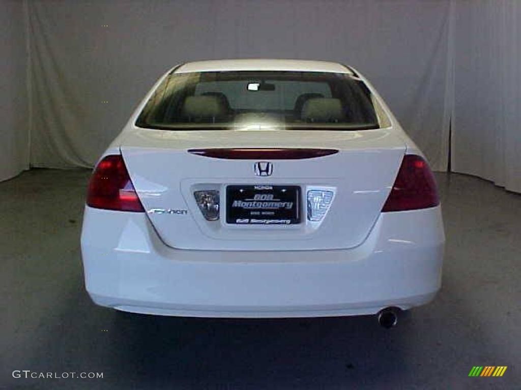 2007 Accord SE Sedan - Taffeta White / Ivory photo #20