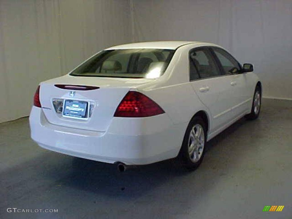 2007 Accord SE Sedan - Taffeta White / Ivory photo #21