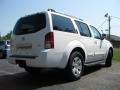 2006 Avalanche White Nissan Pathfinder LE  photo #8