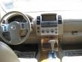 2006 Avalanche White Nissan Pathfinder LE  photo #11