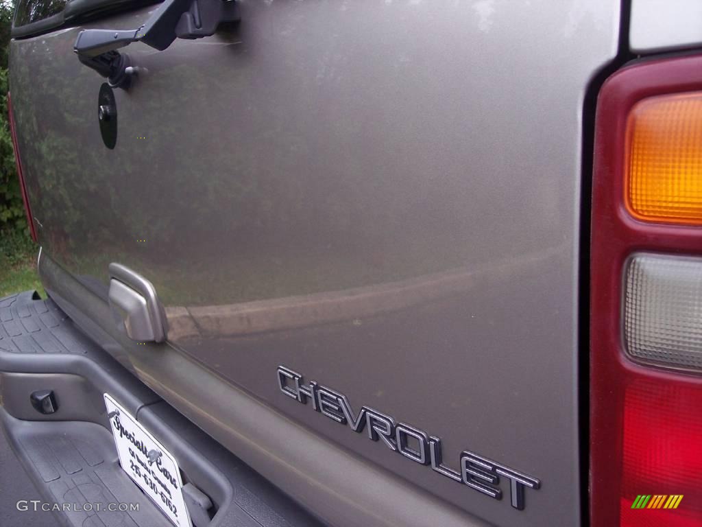 2002 Suburban 1500 Z71 4x4 - Light Pewter Metallic / Tan photo #25