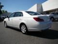 Blizzard White Pearl - Avalon XL Photo No. 25