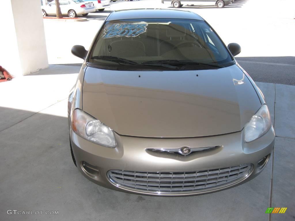 2002 Sebring LX Sedan - Light Almond Pearl Metallic / Sandstone photo #8