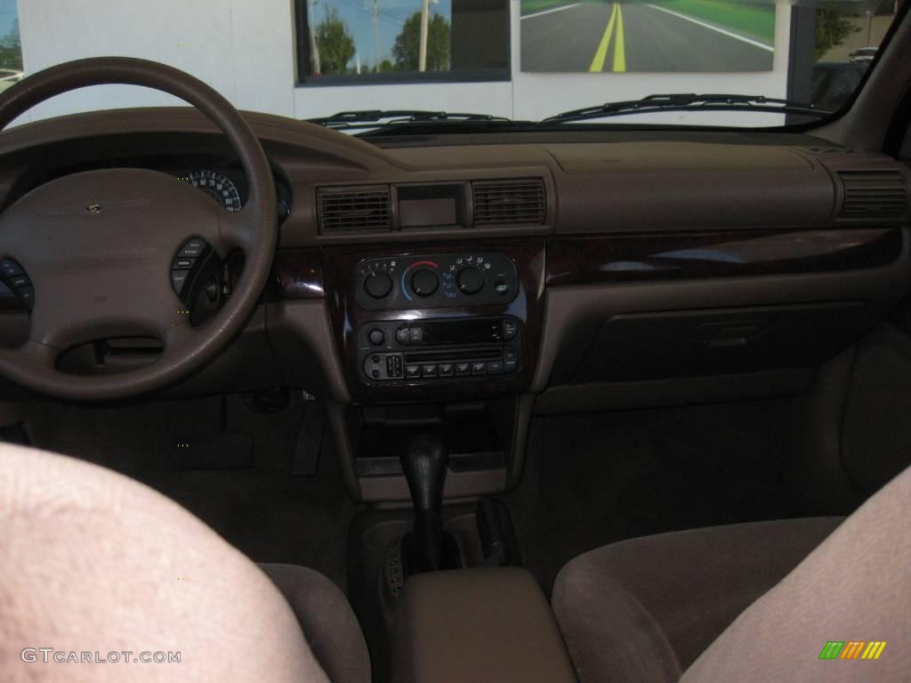 2002 Sebring LX Sedan - Light Almond Pearl Metallic / Sandstone photo #9
