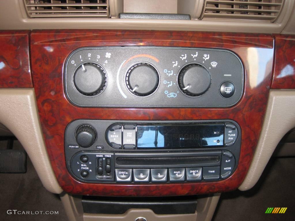 2002 Chrysler Sebring LX Sedan Controls Photo #18866528