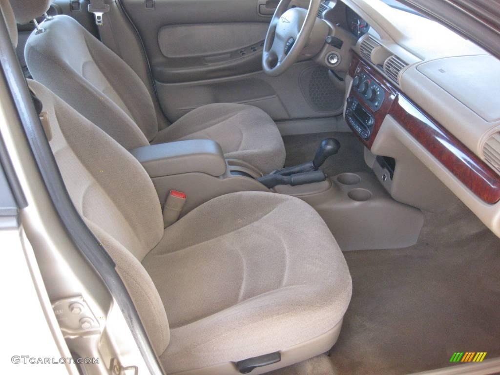 Sandstone Interior 2002 Chrysler Sebring LX Sedan Photo #18866704