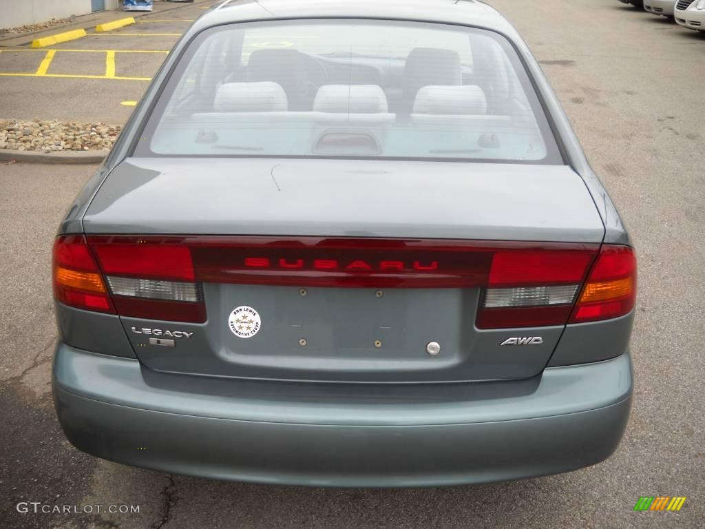 2002 Legacy L Sedan - Wintergreen Metallic / Dark Gray photo #3