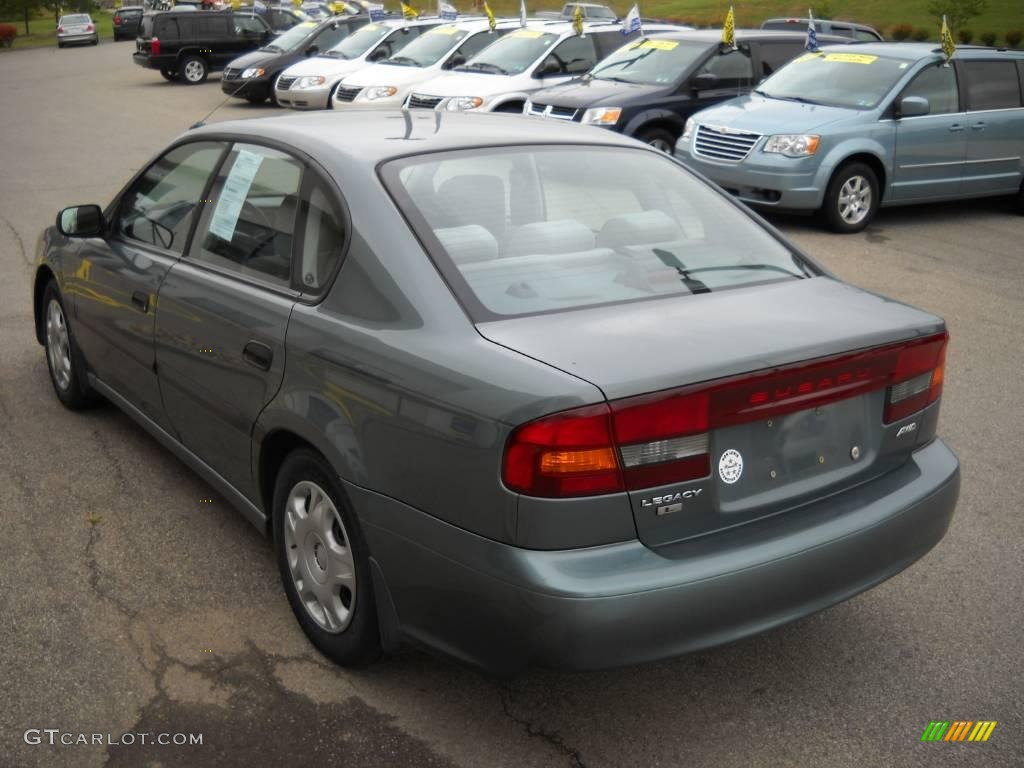 2002 Legacy L Sedan - Wintergreen Metallic / Dark Gray photo #4