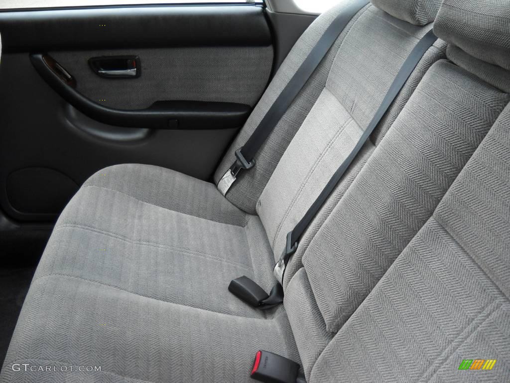 2002 Legacy L Sedan - Wintergreen Metallic / Dark Gray photo #12