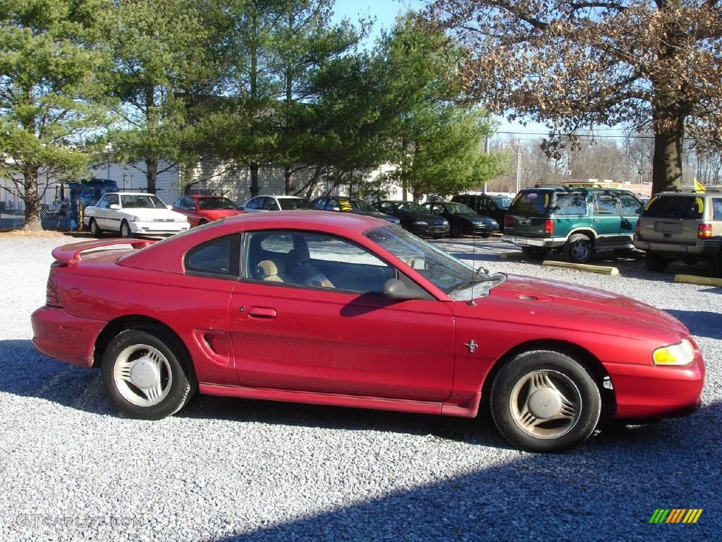 1995 Mustang V6 Coupe - Laser Red Metallic / Saddle photo #4