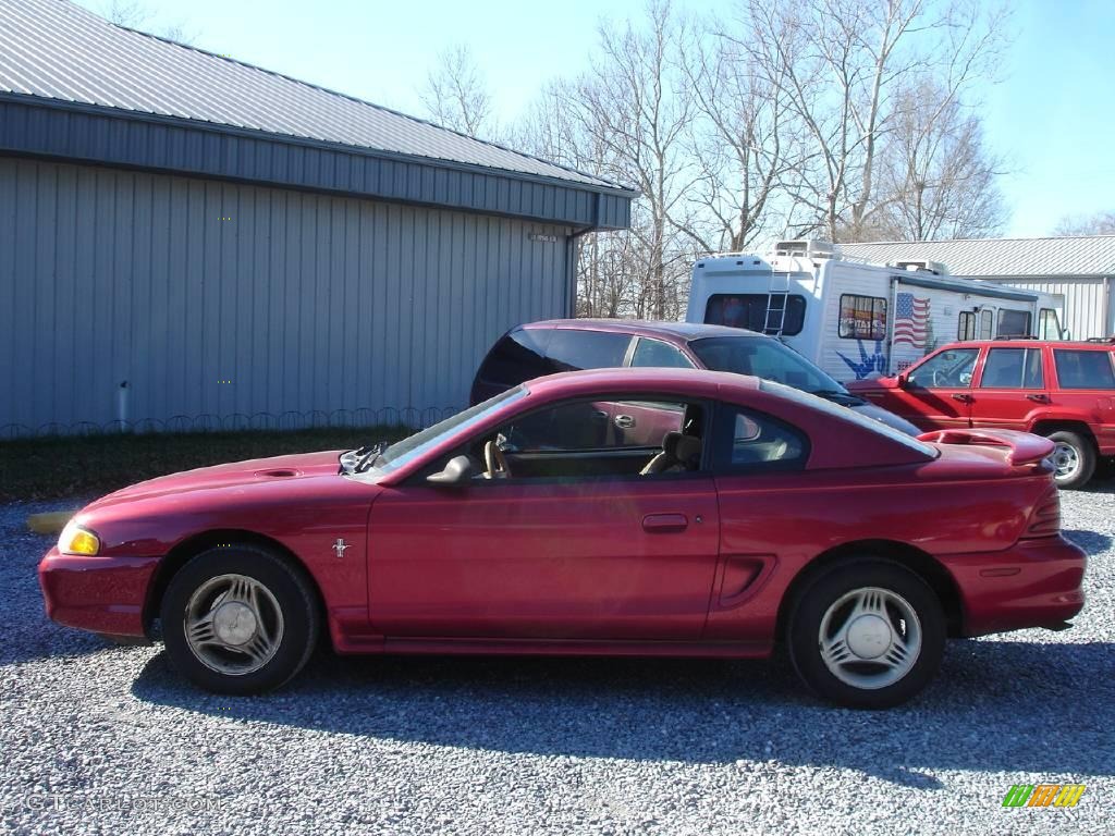 1995 Mustang V6 Coupe - Laser Red Metallic / Saddle photo #8