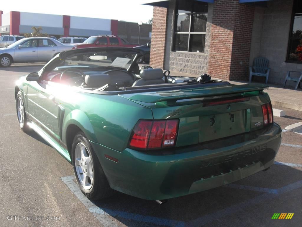 2002 Mustang V6 Convertible - Electric Green Metallic / Medium Graphite photo #10